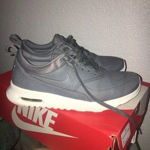 Nike Air Thea Premium